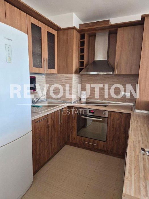 Дава се под наем Двустаен апартамент в Варна, м-т Траката - 56 кв.м за 458.49 € - Снимка #1