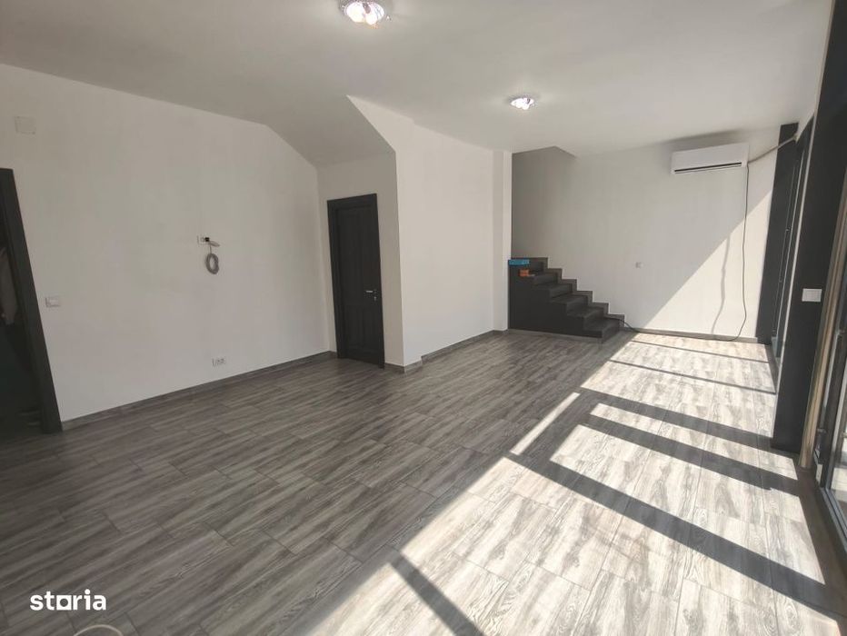 Spatiu industrial/comercial de inchiriat, 1.590 m2, hala + birouri, Ma