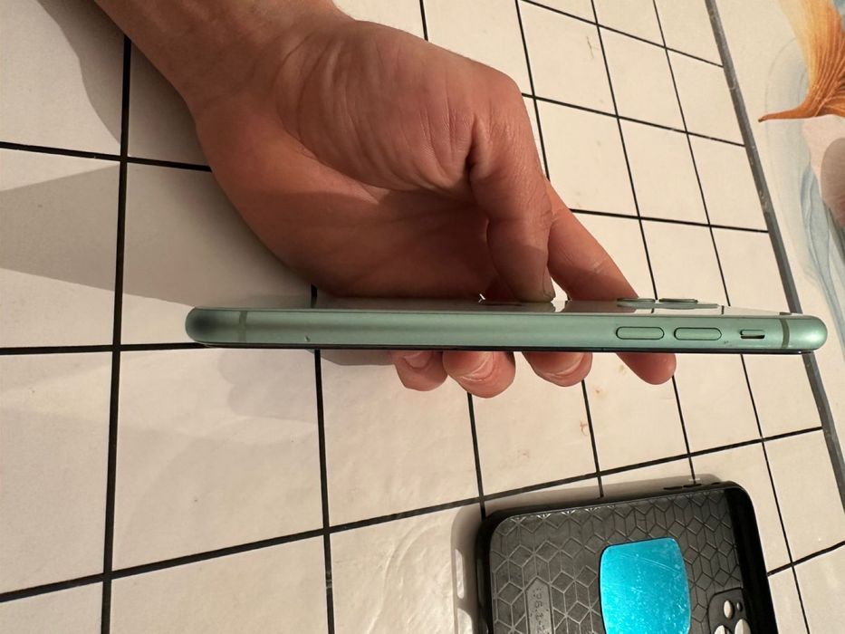 Iphone 11 64GB обмен