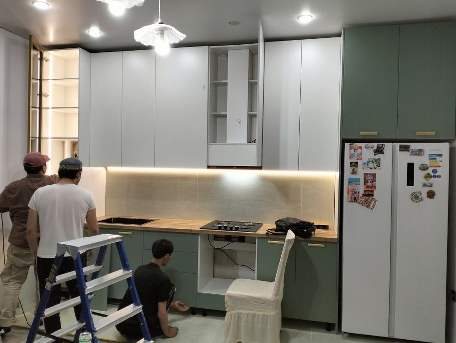 Сборка мебели

Работают только профес