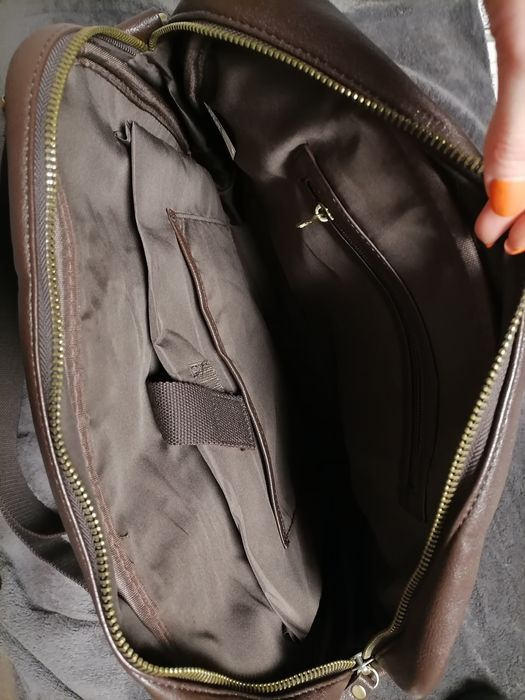 Кожена чанта за лаптоп