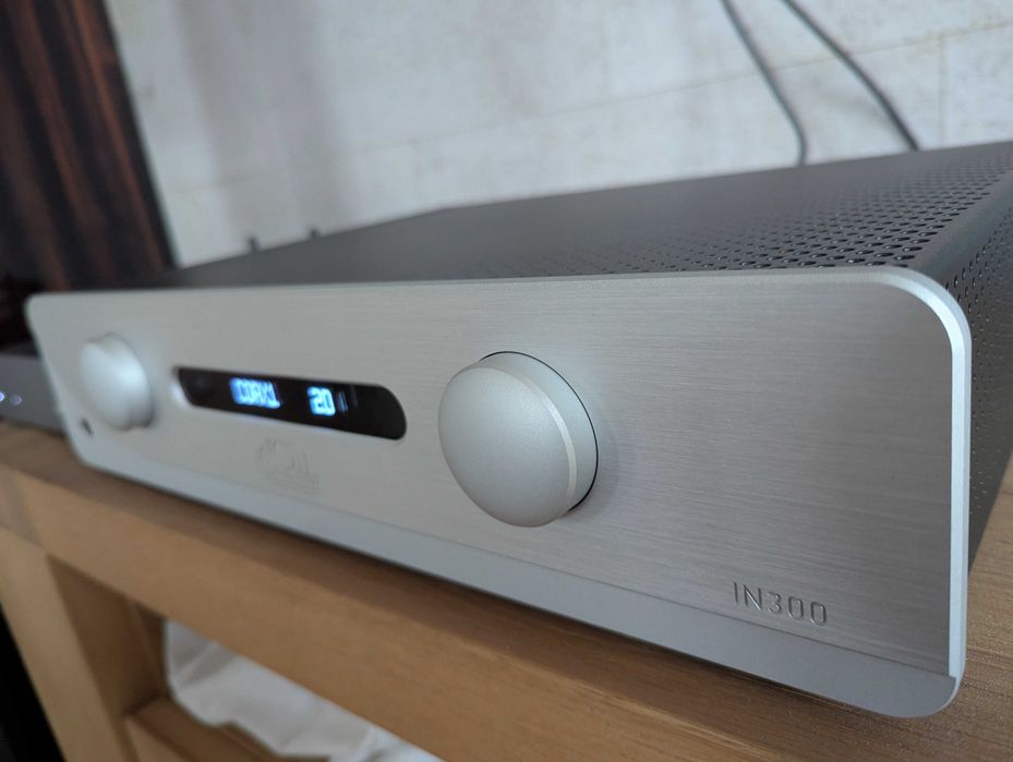 Vând amplificator integrat Atoll IN 300