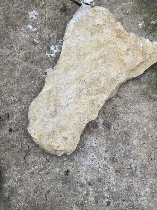 Piatra naturală nefasonată – ideală pentru gard, placări, pavaj rustic