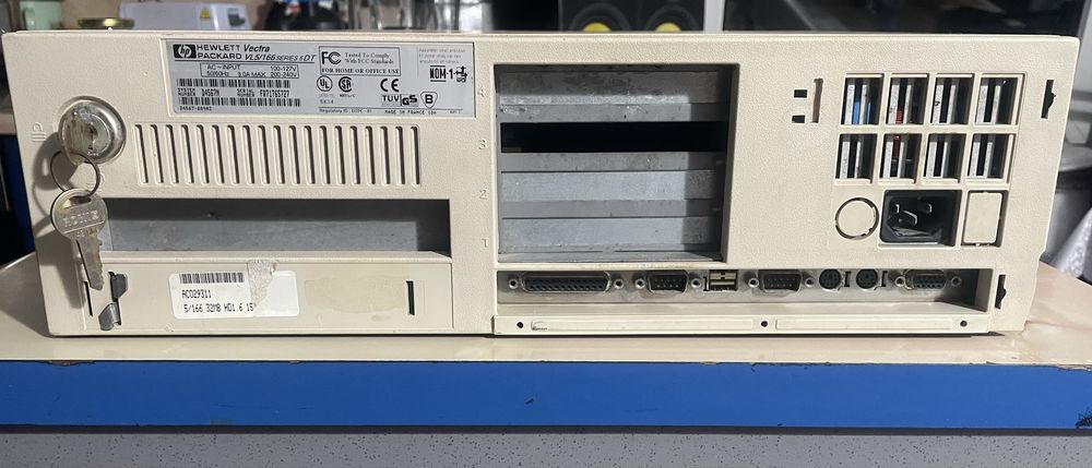 HP Vectra VL5/166 Series 5 DT( Pt. pasionatii de tehnologie retro)