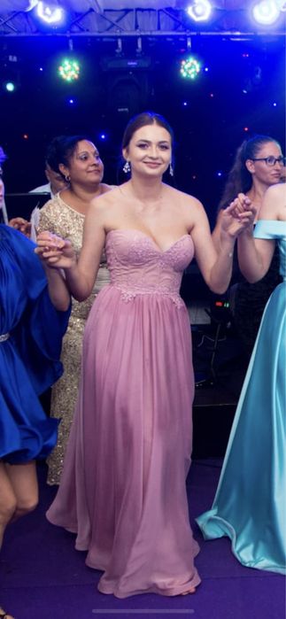 Rochii realizate la un atelier