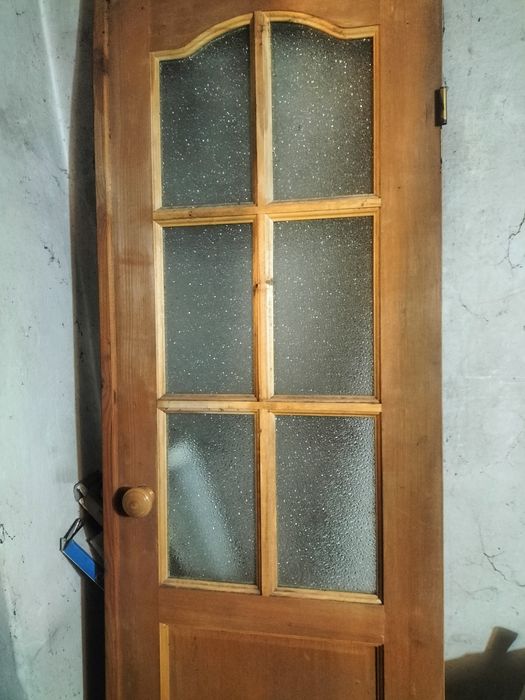 Дверь деревянная