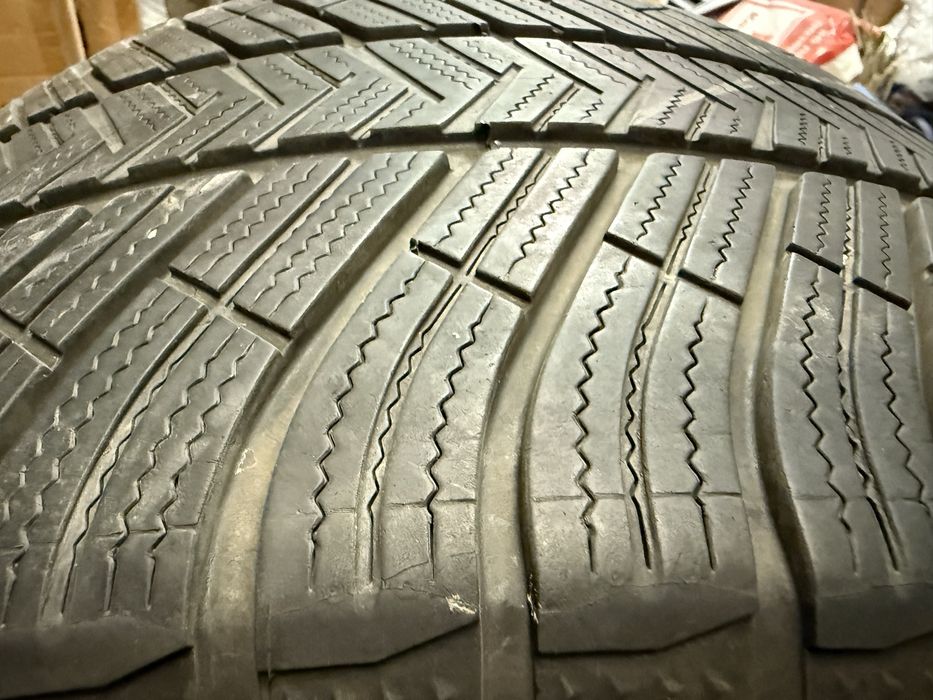 Mishlen alpin 285/35/20