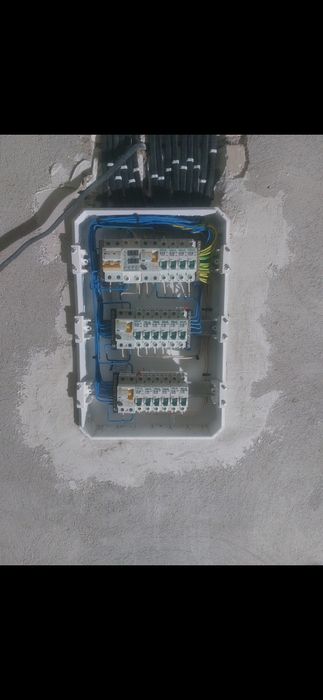 Услуга электрика.