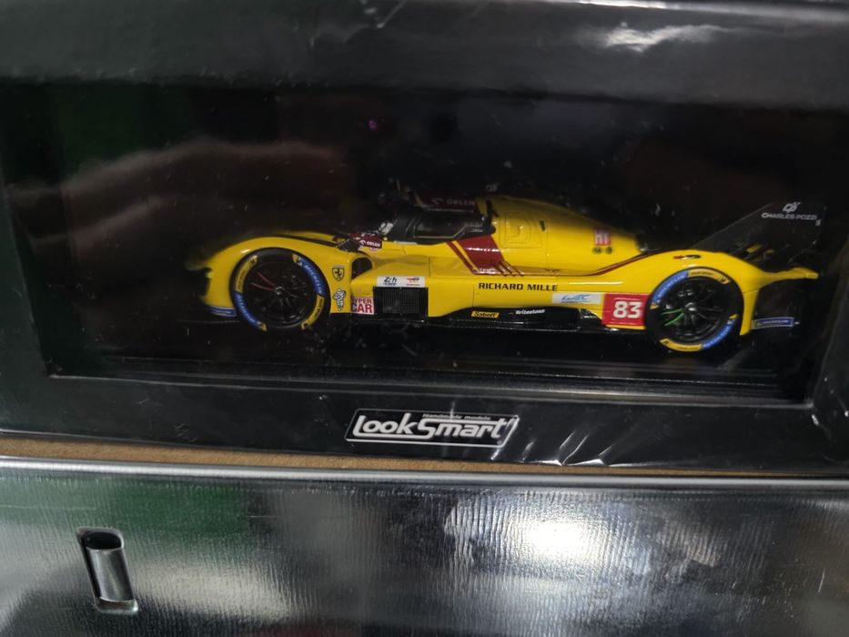 Looksmart ferrari 1:18 499p