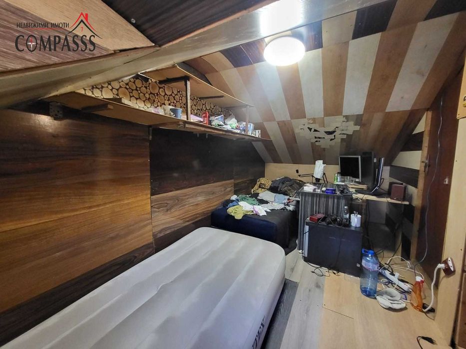 Къща с двор, район ЦЕНТЪР-Млад техник, гр. Добрич– 255000лева!