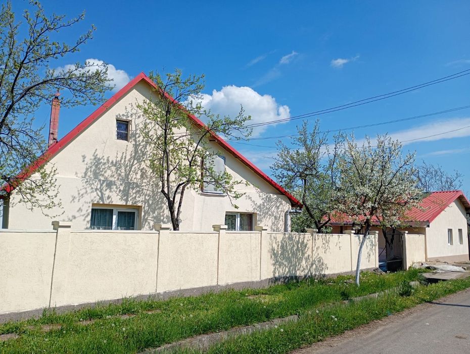 Proprietate: 2x Case cu Teren