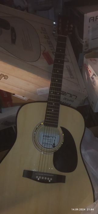 Гитара акустическая