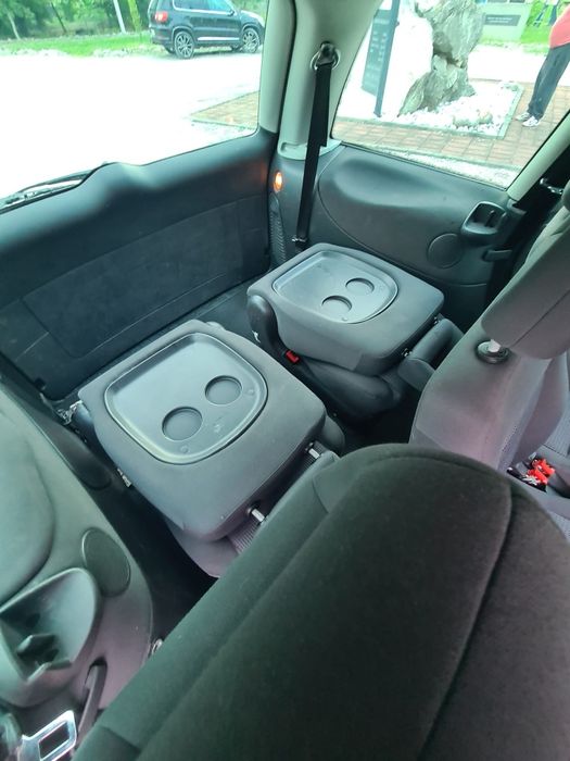 Vând Volkswagen Sharan. 1.9