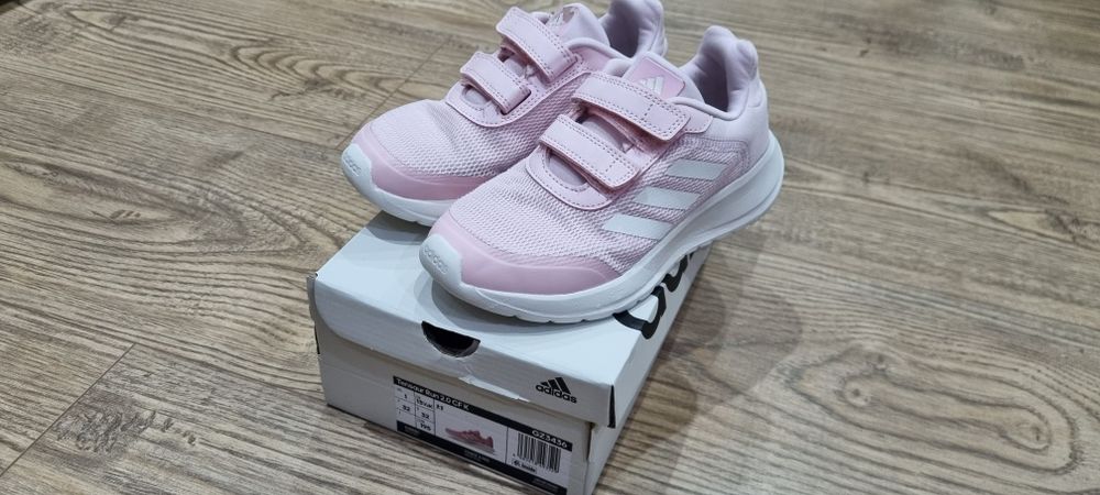 Маратонки Adidas 32