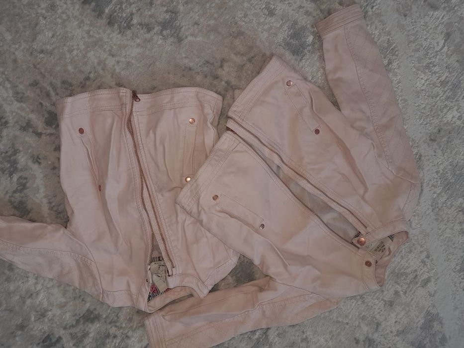 Продам курточки на девочек