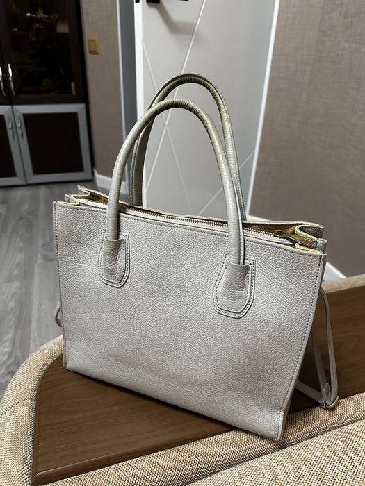 Продам кожаную сумку Италия