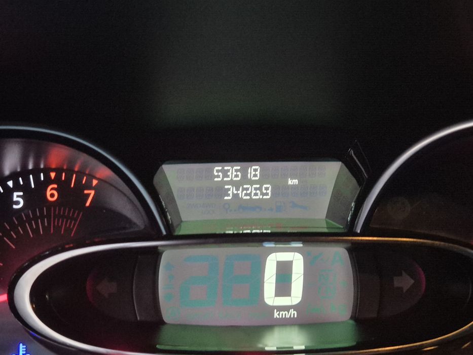 Renault clio sport 2019 si ford focus 2008 decapotabil  2.0diesel  cauciucuri  f bune .distributie noua.revizie.navigatie .camera fata spate  fcț perf