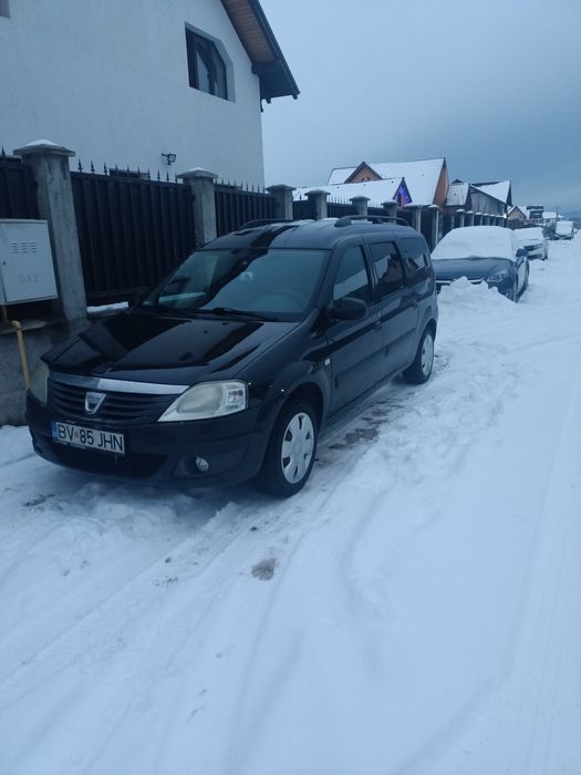 Vand logan  mcv 1,6  16 v 7 locuri , an fab 2010 , stare buna