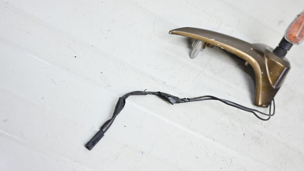 Suport Semnalizare Fata Dreapta Yamaha FZ6 2004 - 2009