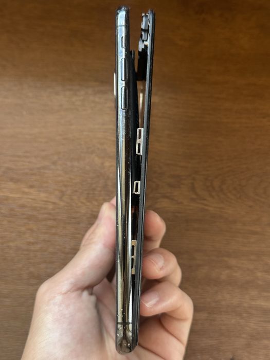 Продам iPhone X на запчасти