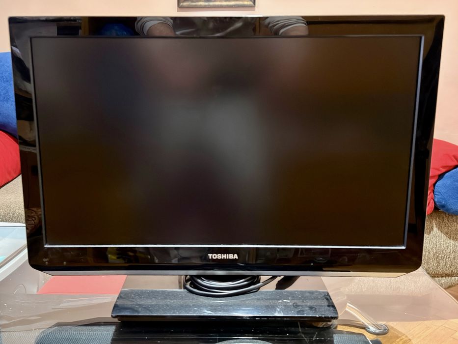 Телевизор LED Toshiba 22 (55cm) с вграден DVD плеър