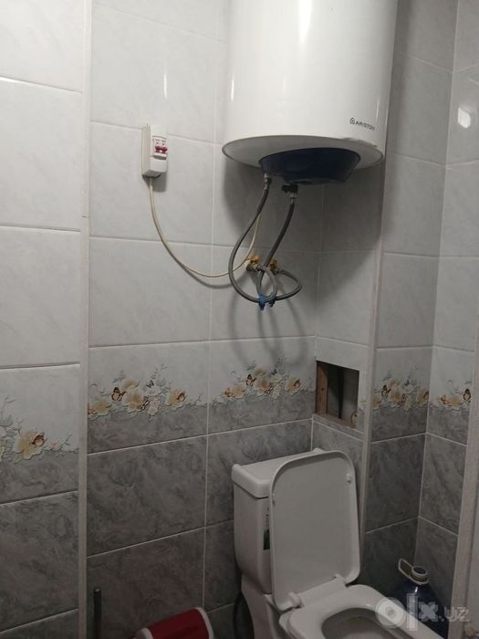 Olmazor metro vakzal oldida