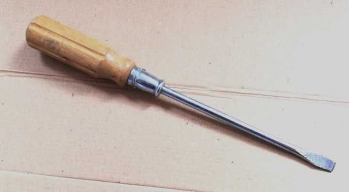 Нова отвертка прав шпиц 8мм - Germany