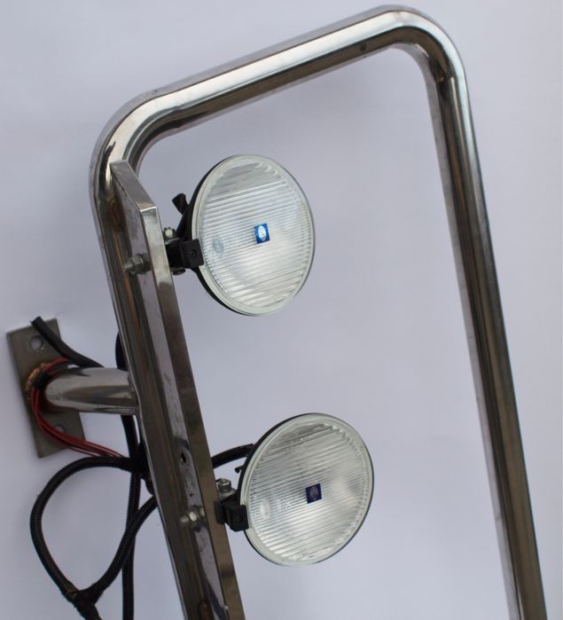 Proiectoare hella pe bullbar camion/tractor