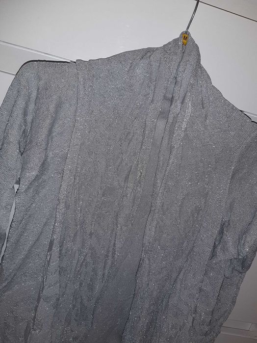 Cardigan argintiu cu fir argintiu, in colturi TRANSPORT GRATUIT
