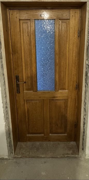 Vand doua usi stejar cu toc si pervazuri