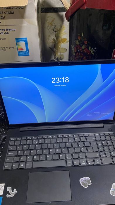 Lenova V15 , noutbook