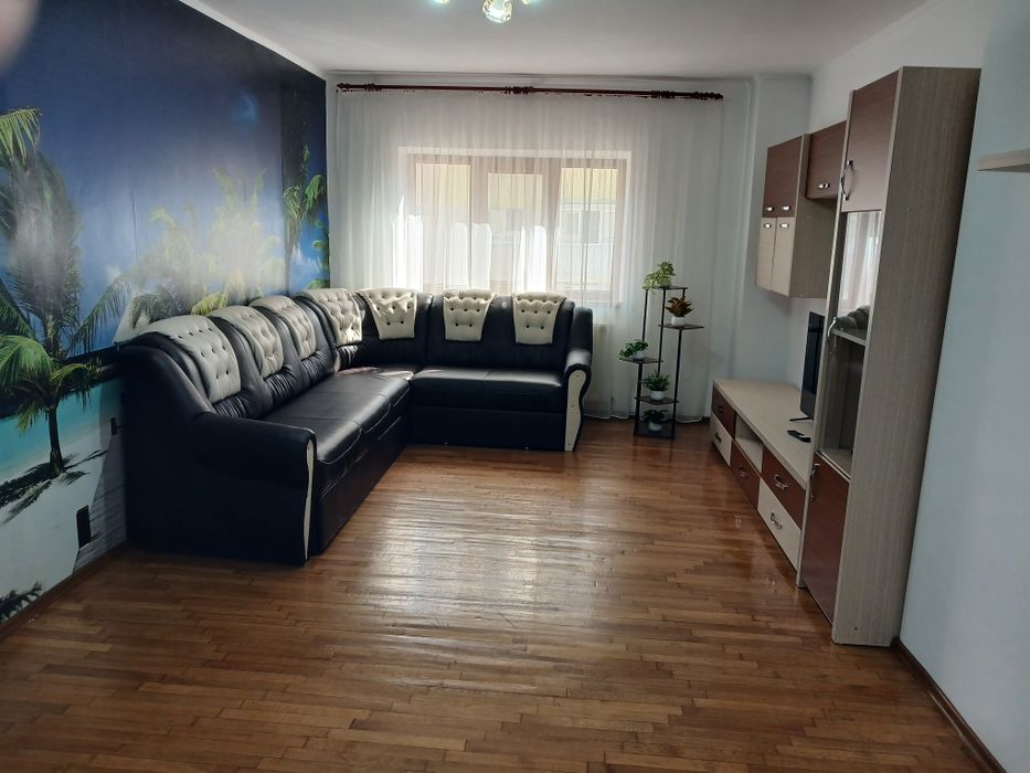 Inchiriez apartament 4 camere