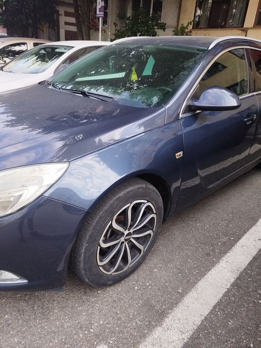 Vând sau schimb Opel insignia