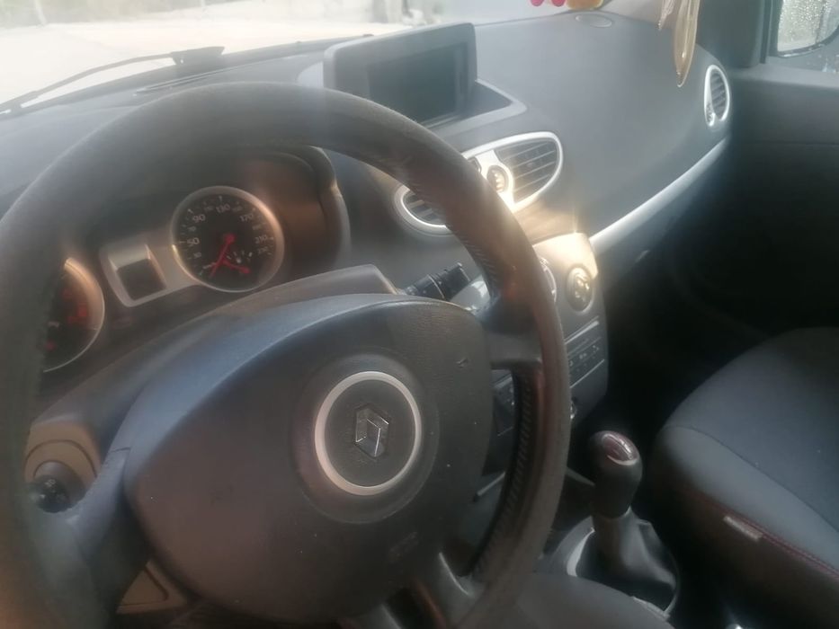 Renault clio  2011
