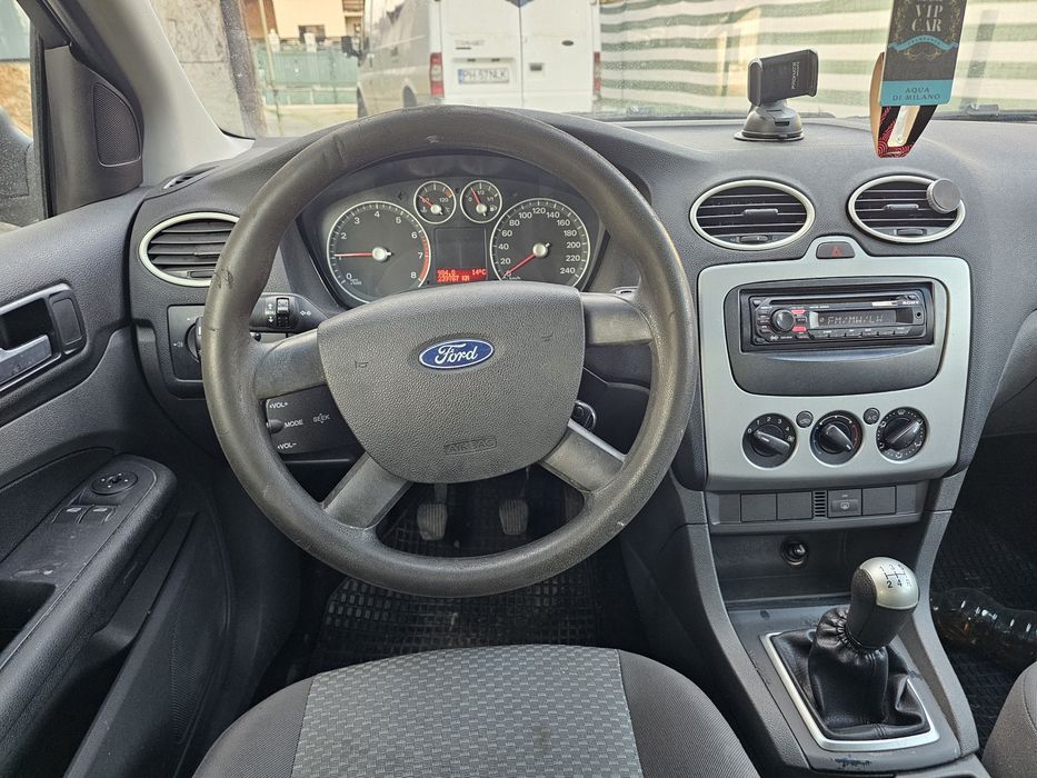 Ford focus 1.6 benzina 2007  5000lei