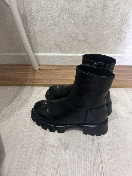 Зимние сапоги 4 пары , 36 размер