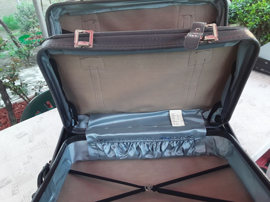 Куфари комплект 2бр. Нови !