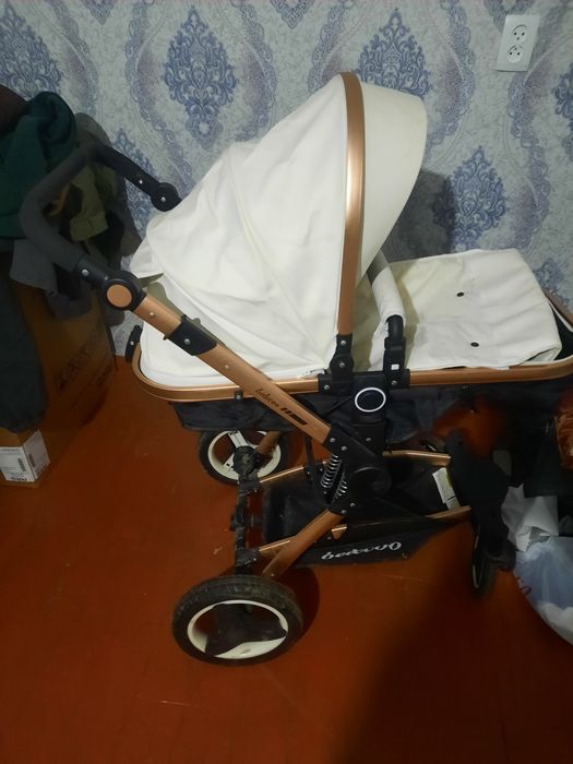 Коляска-трансформер почти новая