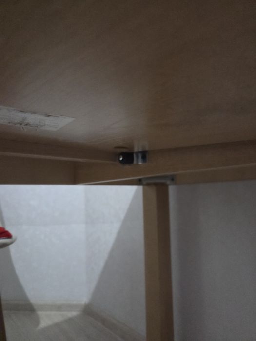 Продаю кухонный стол