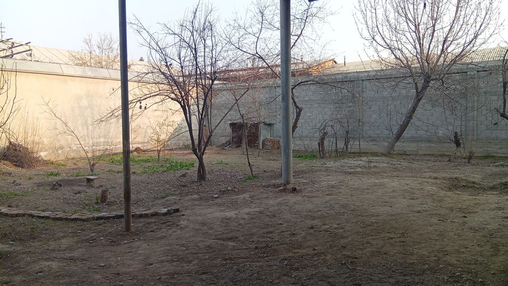 Уй сотилади 6 сотик 6 хона