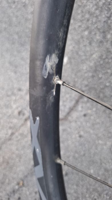 Roată spate CROSSMAX 29" MTB – Butuc Mavic (SE VINDE PENTRU BUTUC / piese). Inelul(Janta) are fisură!