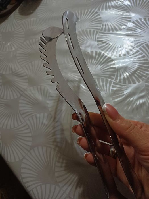 Продам нож для нарезки арбуза