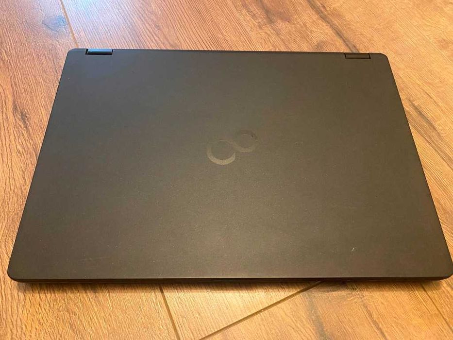Лаптоп LifeBook U747 i5-7200u, 8GB, 256GB SSD, 14" FullHD DP, Win10PRO
