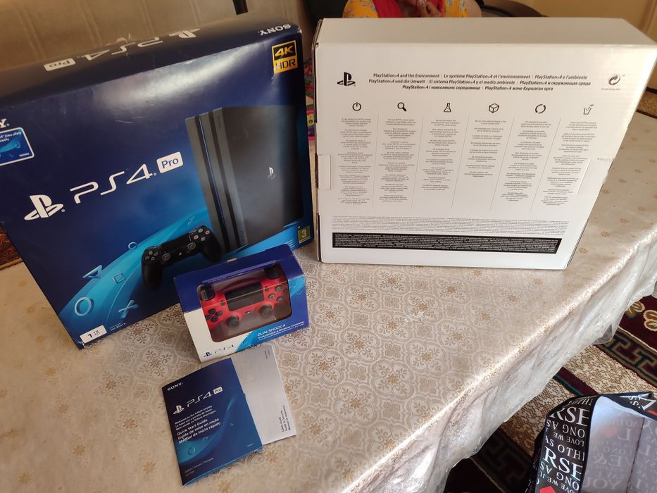 Playstation 4 pro CUH-7216B