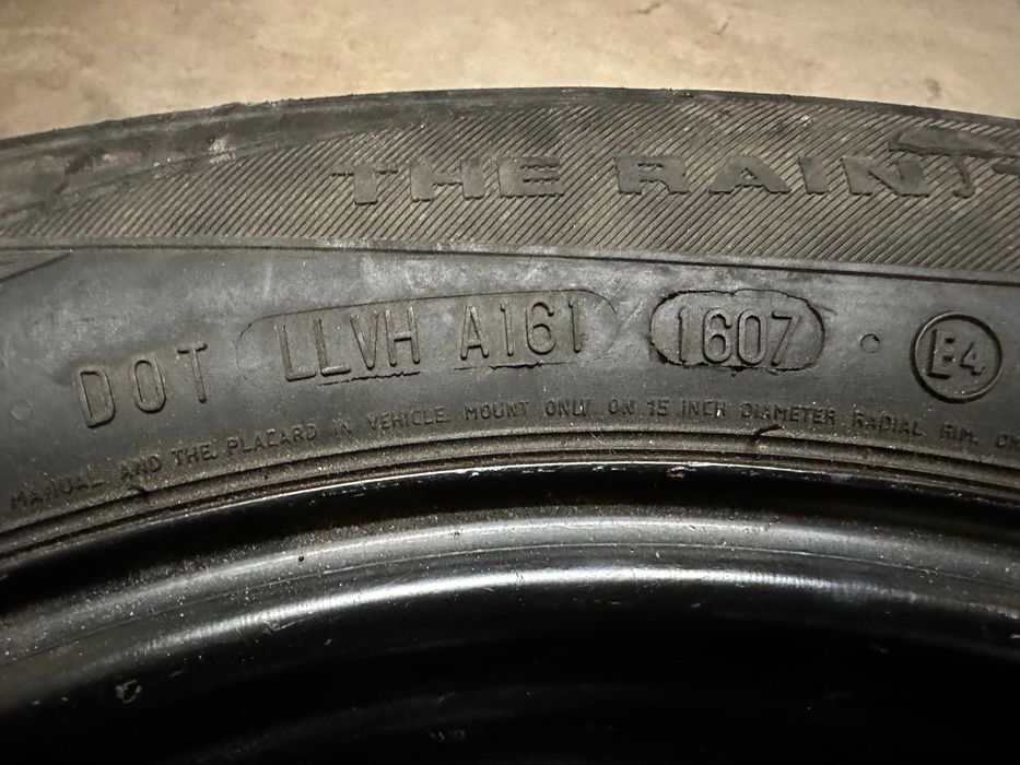 Резервна гума UNIROYAL 205/60/R15 с AUDI джанта 6J 15 H2  ET 45  5/112