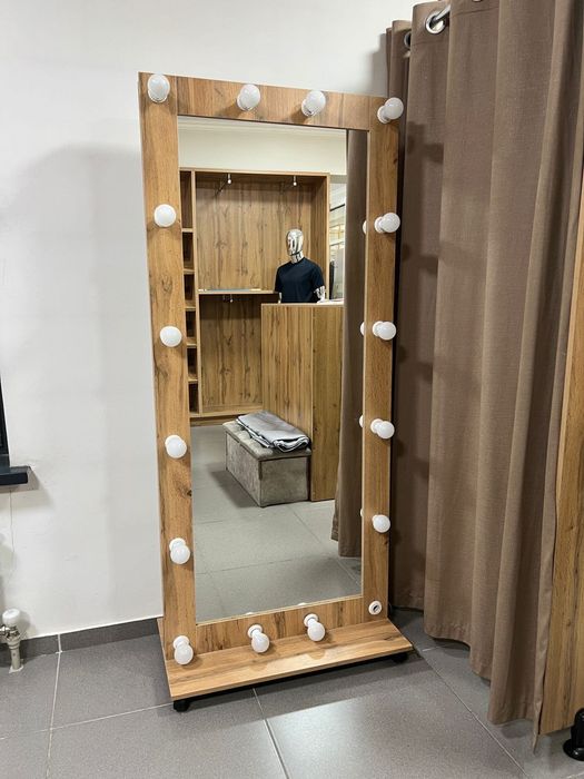 Продам мебель для магазина одежды