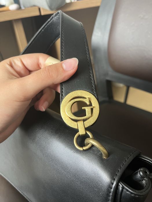 Черна чанта Guess - по спешност се продава :)