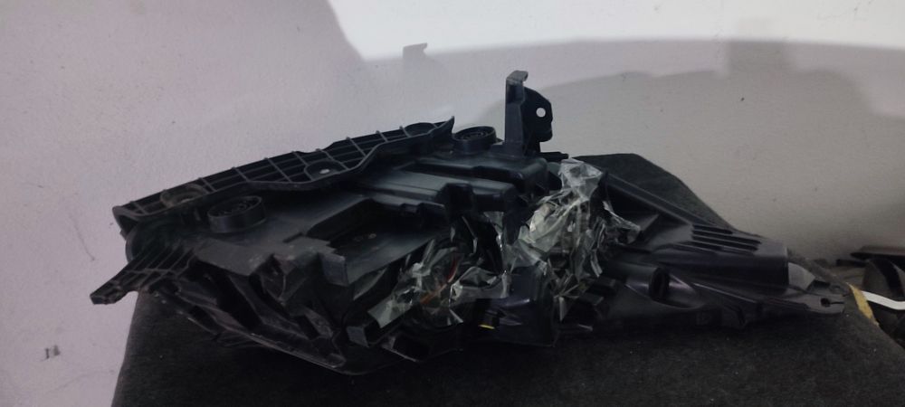 far stanga ford kuga