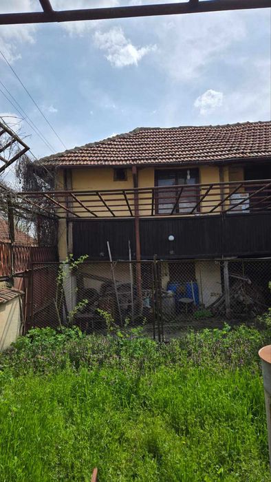 Продавам група от къщи в с.Катунец, Ловешко