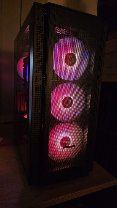 Unitate Calculator gaming i5 9500 16gb ram DDR4 , Nvme M.2 256gb, GTX 1070 8gb stocare hdd 500gb